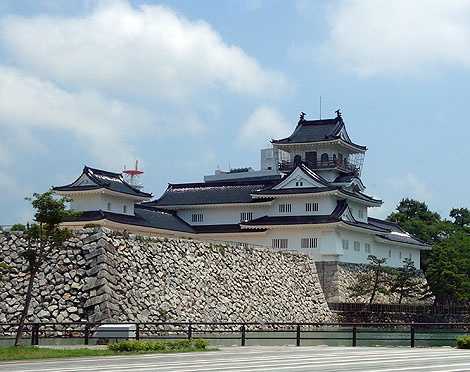 10万石級の大名の城の敷地としては非常に大規模「富山市郷土博物館［富山城］」（富山）模擬城